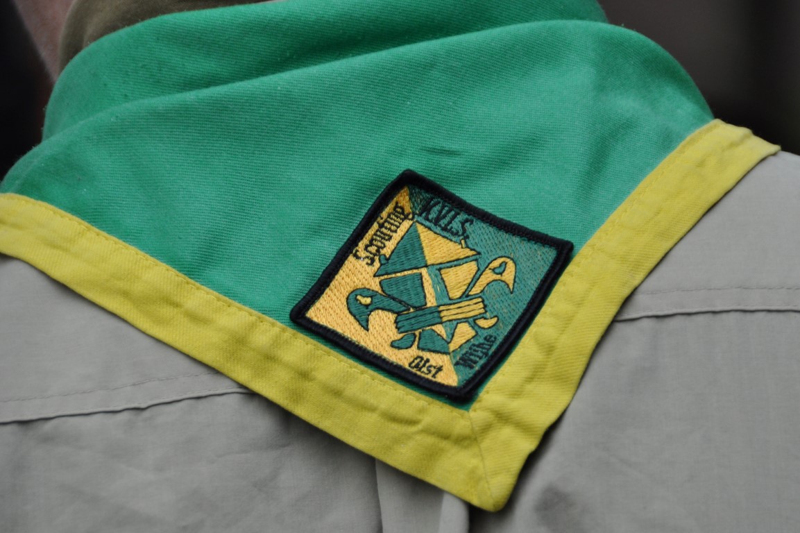 Foto van de das Scouting Kornet van Limburg Stirum Olst WIjhe gedragen door een lid